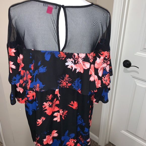 NWT Vince Camuto Black Floral Mesh Yoke Blouse - Picture 5 of 7